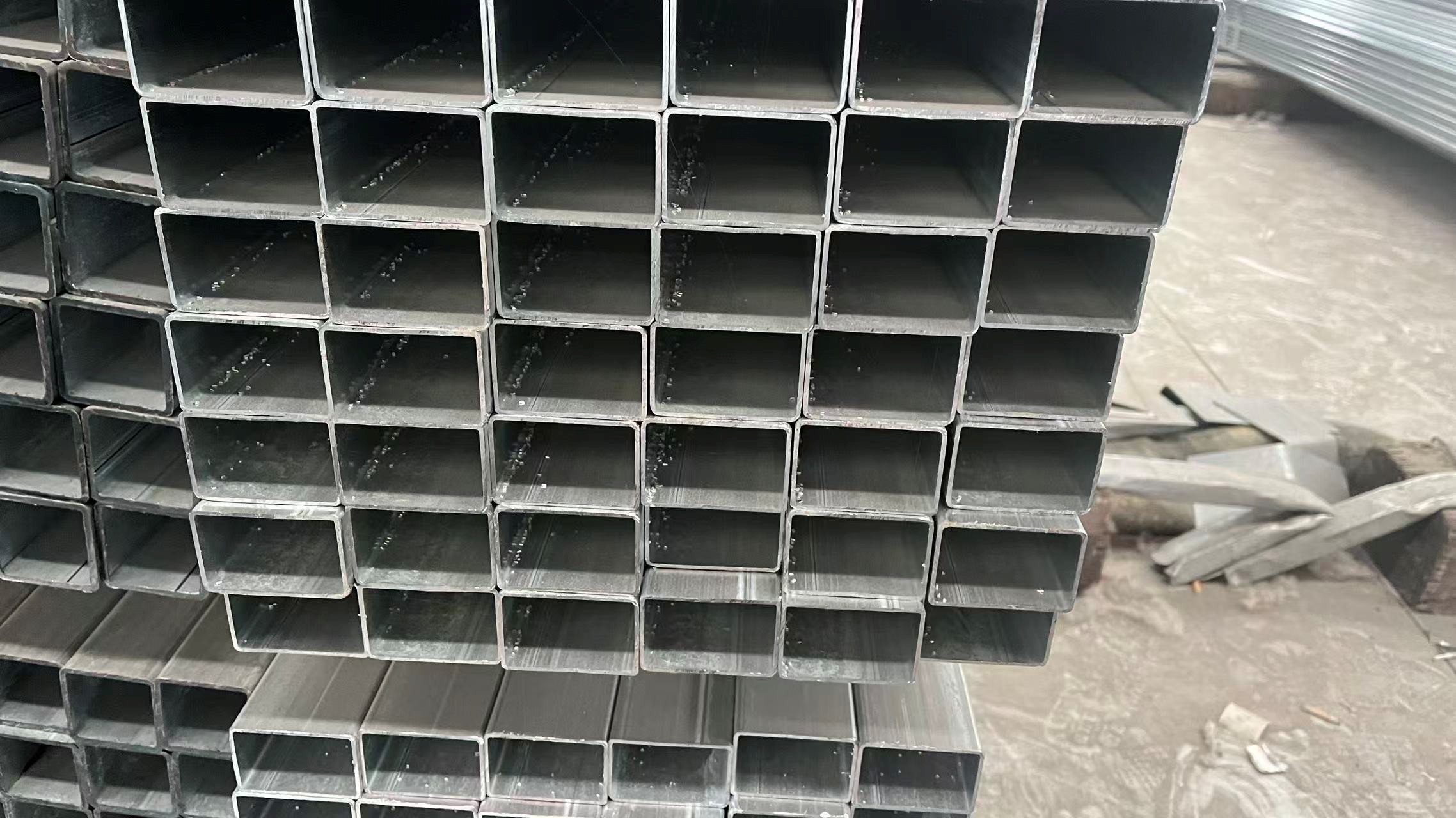 40×60 Galvanized Rectangular Tube - 40mm × 60mm | Galvanized steel pipe by Jia Yi Steel Pipe