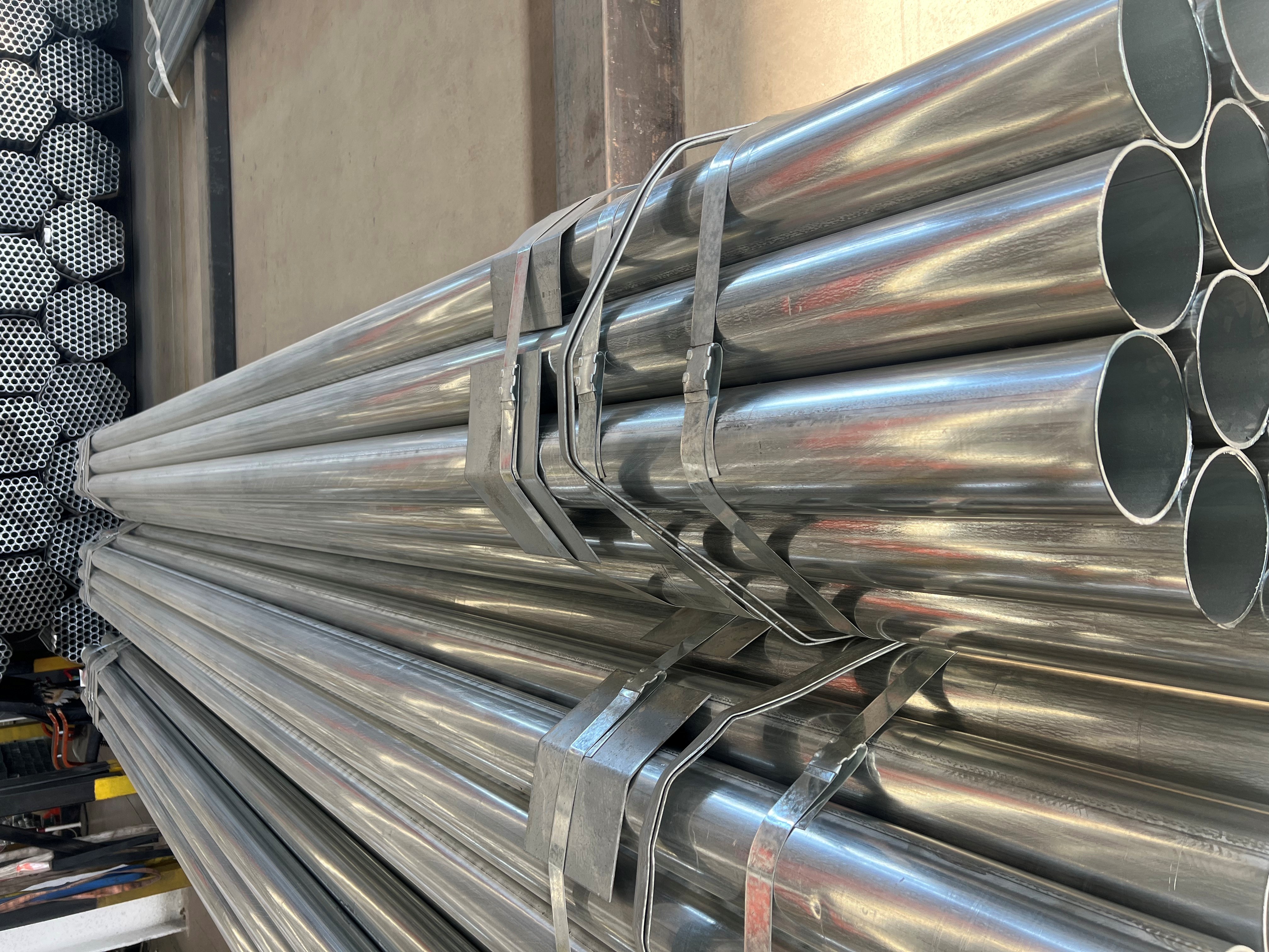 4-inch 1.5mm Galvanized Round Pipe - 4 inch × 1.5mm (OD approx. 114.3mm) | Galvanized steel pipe by Jia Yi Steel Pipe